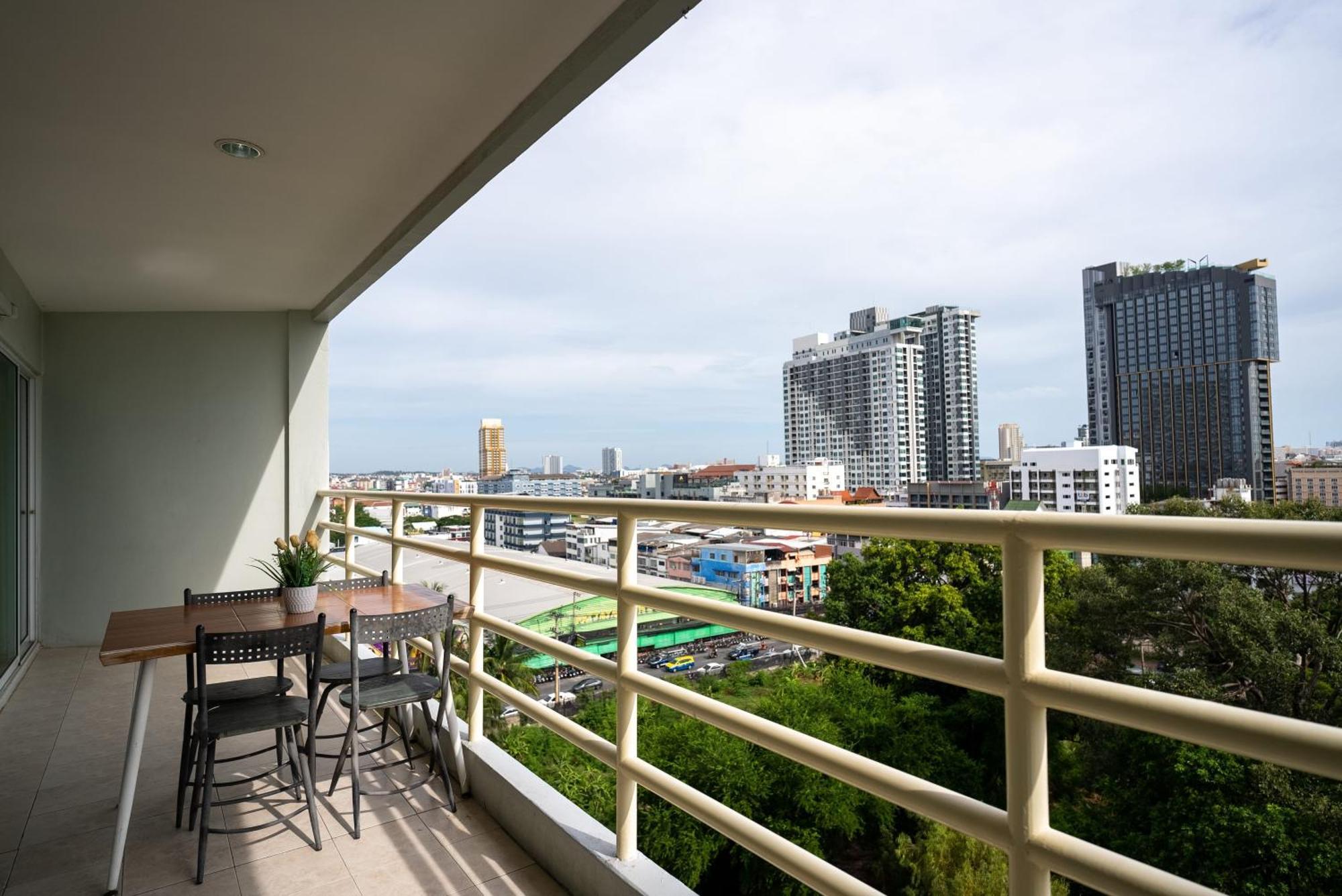 Vtsix At View Talay 6 Hotel Pattaya Eksteriør billede